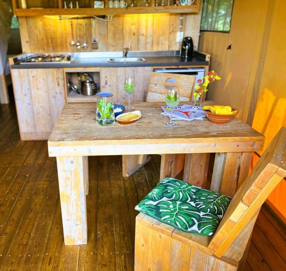 Uylkenshof Safaritenten En Natuurhuisjes 에페 외부 사진